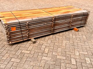 Ca. 91x Mora Hardhouten Planken Fijnbezaagd, 25x150mm, Lengte 300cm